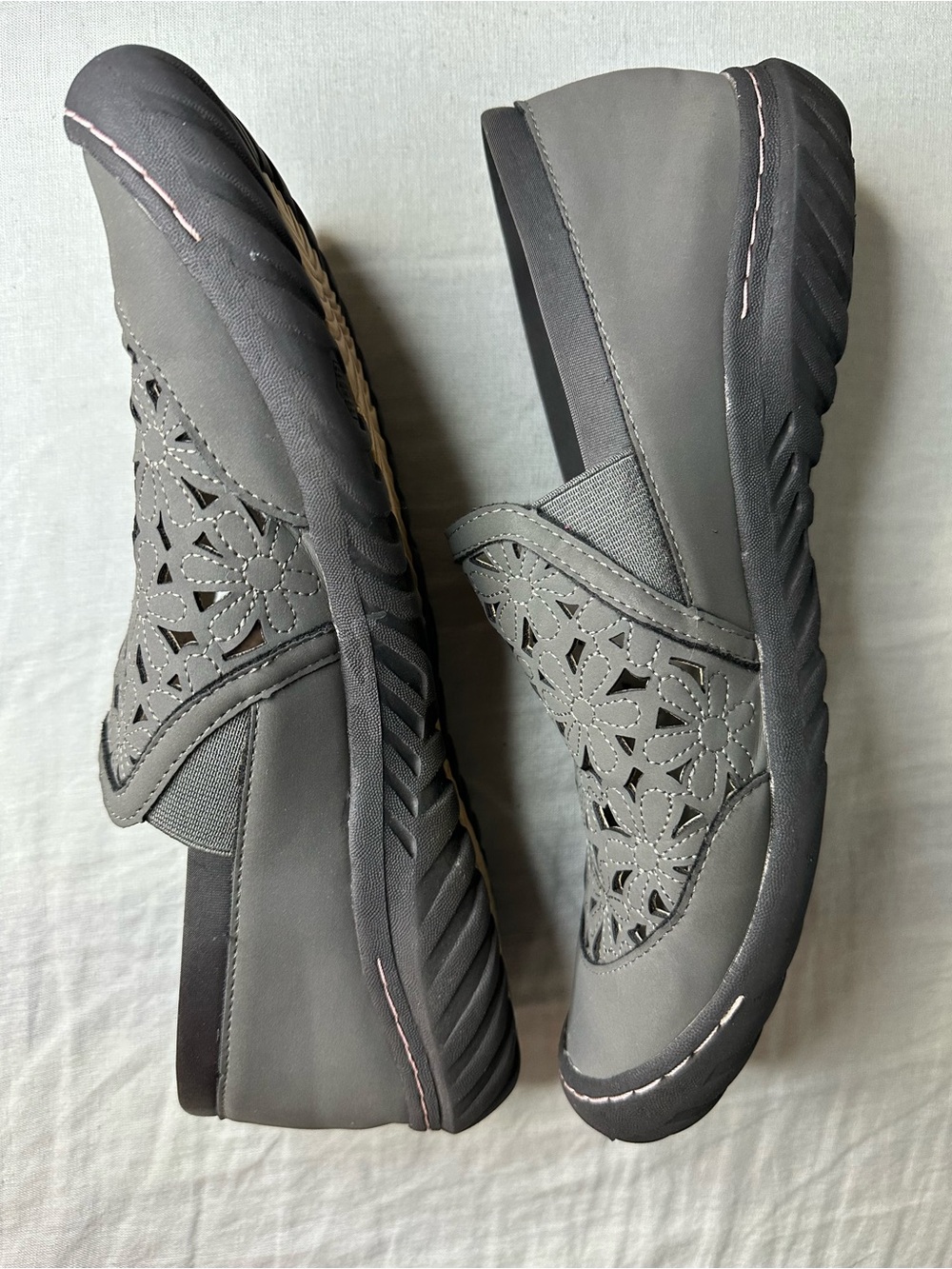 JBU by Jambu Wildflower Moc Size 11 M